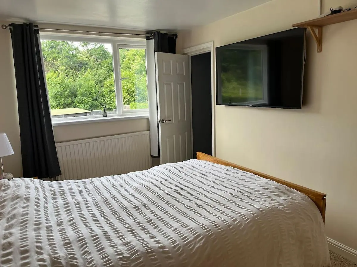 3 Bedroom House For Up To 5 People Exeter 0*,