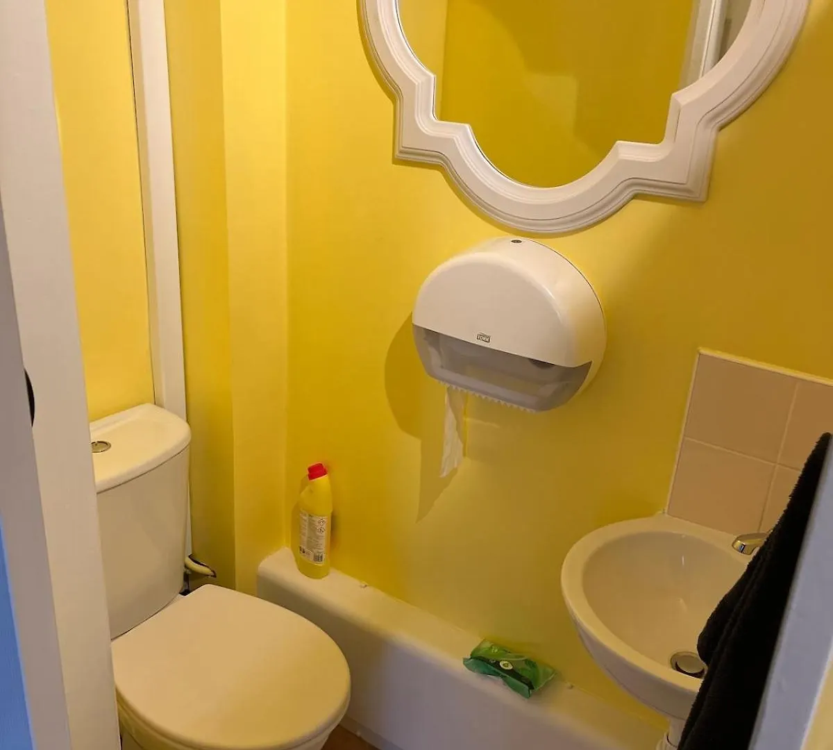 3 Bedroom House For Up To 5 People Exeter 0*,
