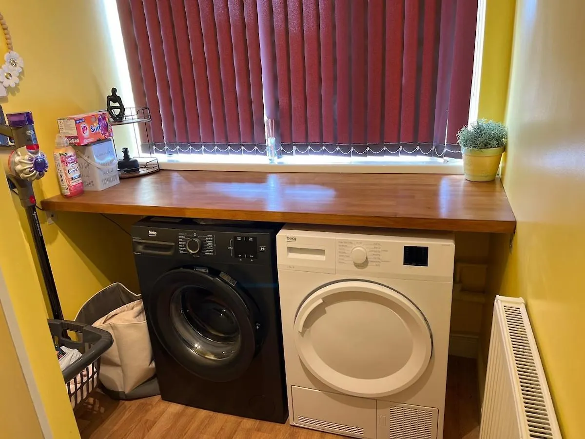 3 Bedroom House For Up To 5 People Exeter